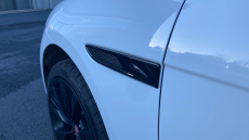 Jaguar F-Pace 2.0 D200 R-Dynamic Black 5dr Auto AWD Diesel Estate